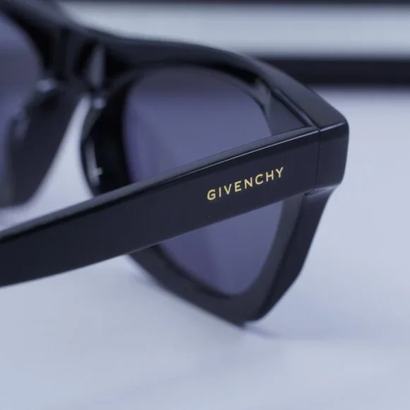 Final Price! Givenchy GV40026U 01A Black/Grey Sunglasses